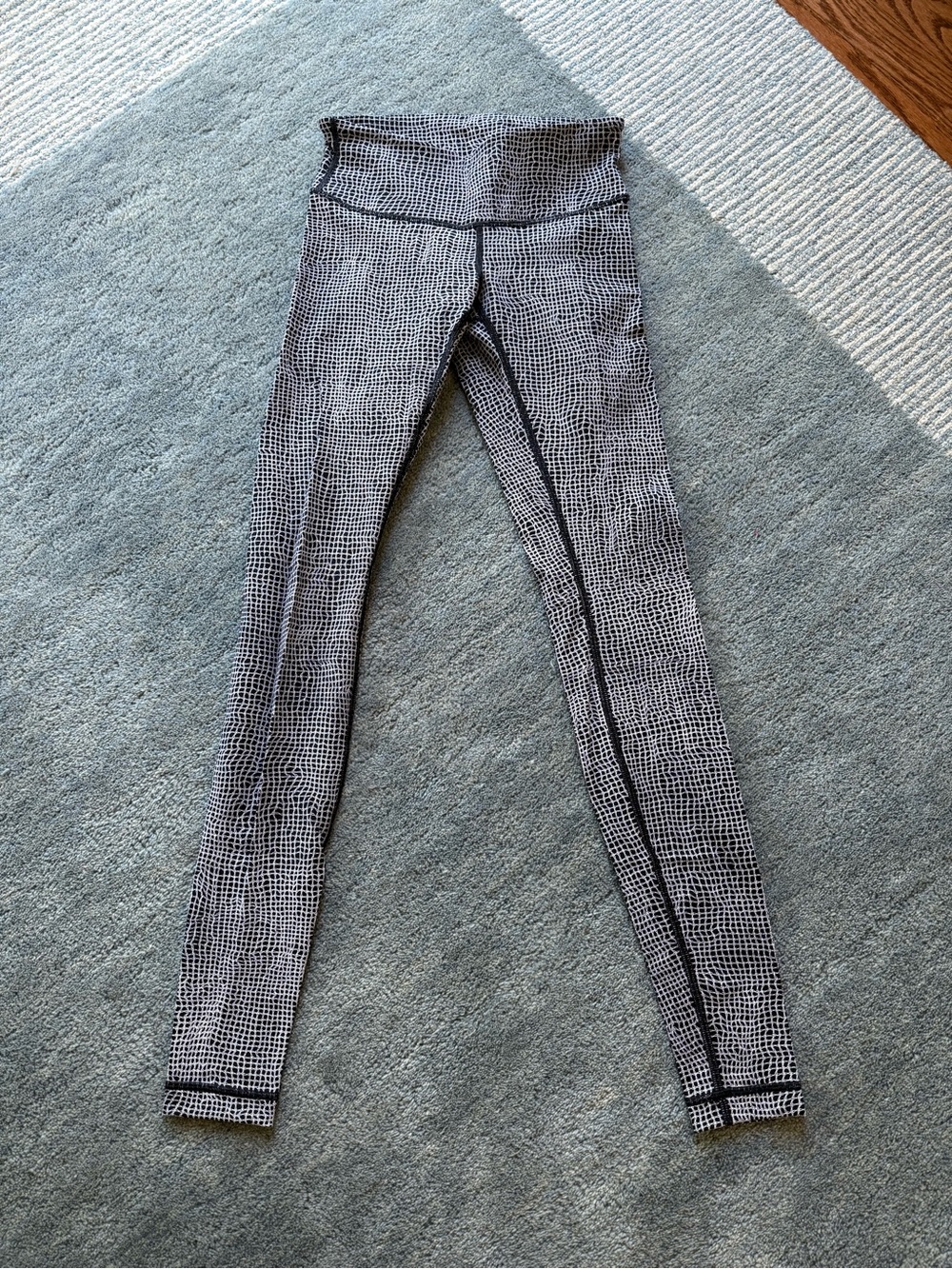 lululemon athletica Black & White Grid Pattern Leggings